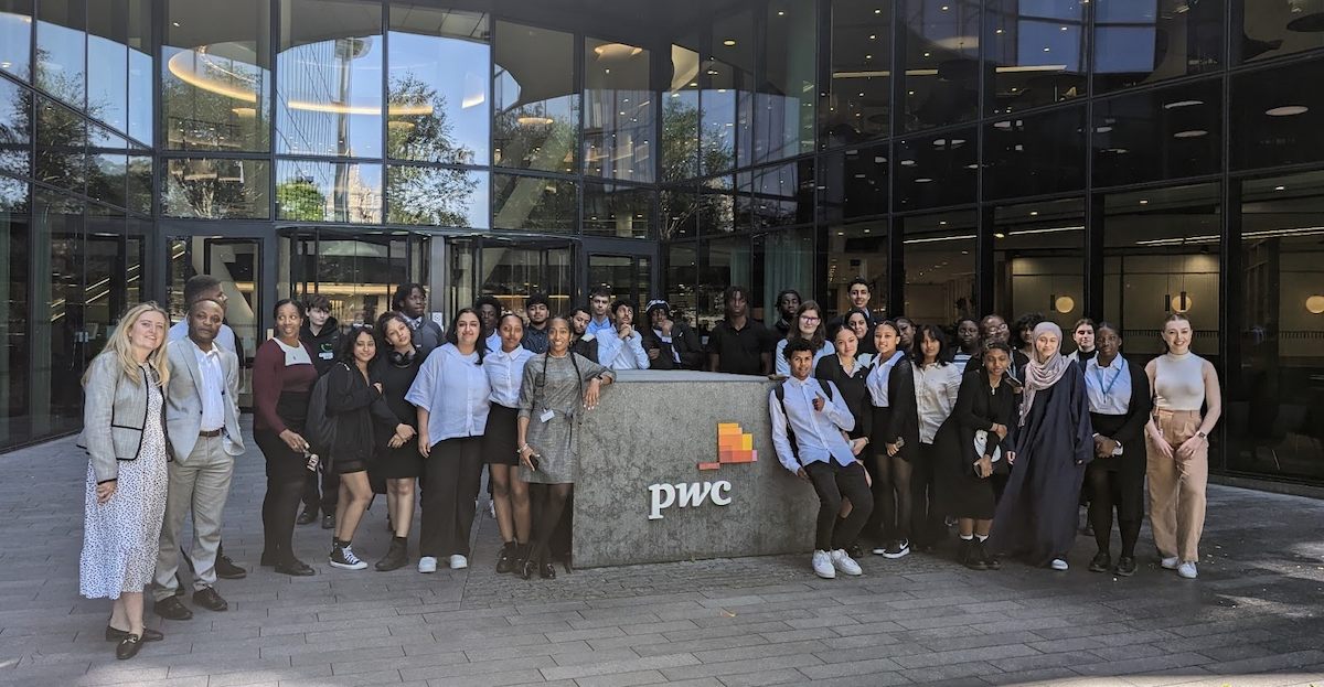 Students visiting PwC offices for insights into AI